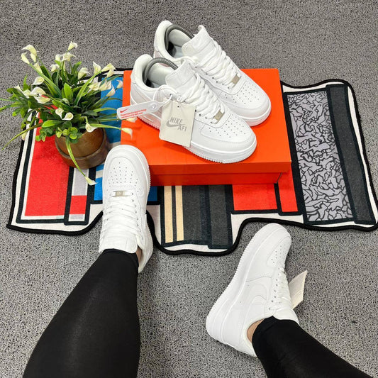 Diseñados para Leyendas: Lleva los Nike Air Force 1 que Te Hacen Inolvidable